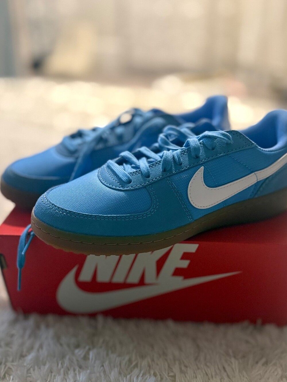 Nike Y Blue Low-Top Sneakers with White Swoosh,6.5Y Fits 8.5 Womens